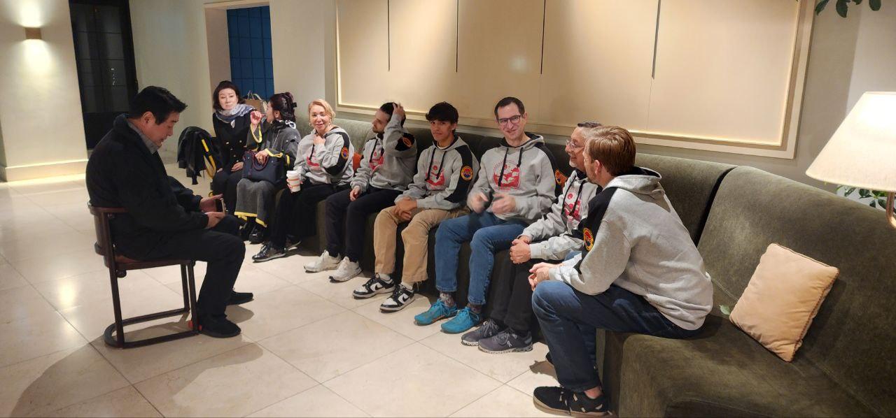 Group gathering with Grandmaster Yi